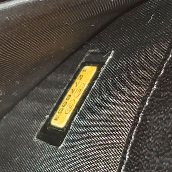 CHANEL VINTAGE CC CAVIAR PEBBLED LEATHER ZIPPY WALLET - Picture 8 of 12